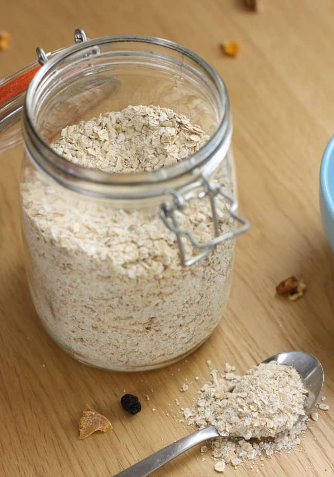 Homemade instant oatmeal - only three ingredients, and less than a third of the price of the shop-bought stuff! Have breakfast ready in seconds (my favourite is with a dollop of chocolate spread!)